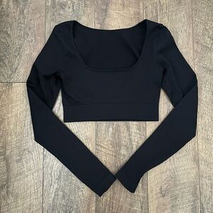 Black Long Sleeve Workout Crop Top